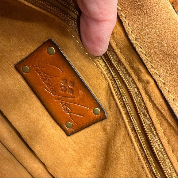 Patricia Nash Leather Lanza Crossbody - Picture 7 of 16